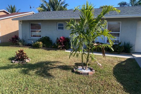 House in Lake Worth, Florida 2 bedrooms, 80.27 sq.m. № 1132782 - photo 7