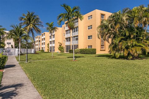 Condominio en venta en Dania Beach, Florida, 1 dormitorio, 74.32 m2 № 1224535 - foto 6