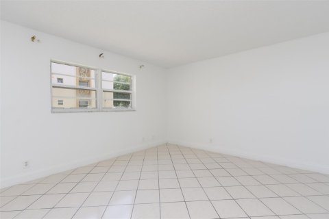 Condominio en venta en Dania Beach, Florida, 1 dormitorio, 74.32 m2 № 1224535 - foto 25