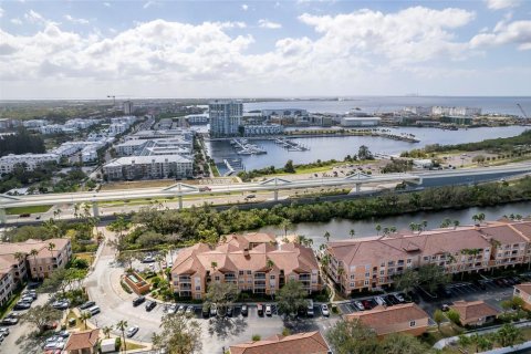 Condo in Tampa, Florida, 2 bedrooms  № 1425722 - photo 22