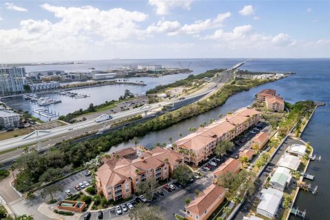 Condo in Tampa, Florida, 2 bedrooms  № 1425722 - photo 24