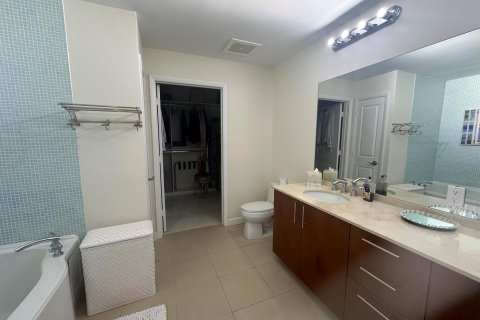 Condominio en venta en Hallandale Beach, Florida, 2 dormitorios, 121.33 m2 № 965861 - foto 5