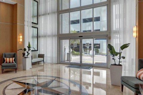 Condominio en venta en Hallandale Beach, Florida, 2 dormitorios, 121.33 m2 № 965861 - foto 9