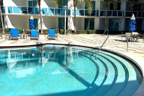 Copropriété à vendre à Hallandale Beach, Floride: 2 chambres, 121.33 m2 № 965861 - photo 24