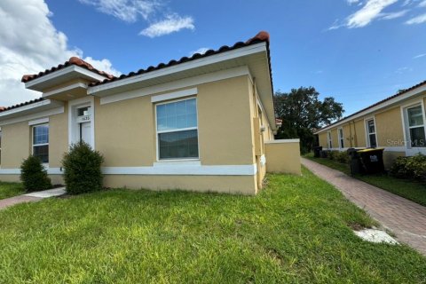 Villa ou maison à louer à Kissimmee, Floride: 2 chambres, 98.01 m2 № 1340480 - photo 2