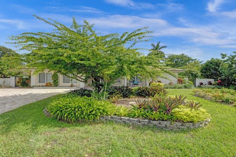 House in Fort Lauderdale, Florida 5 bedrooms, 221.57 sq.m. № 1187715 - photo 12