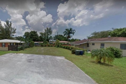 Купить земельный участок в Халландейл-Бич, Флорида № 1187716 - фото 11