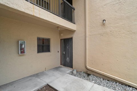 Condo in Coconut Creek, Florida, 2 bedrooms  № 992098 - photo 3