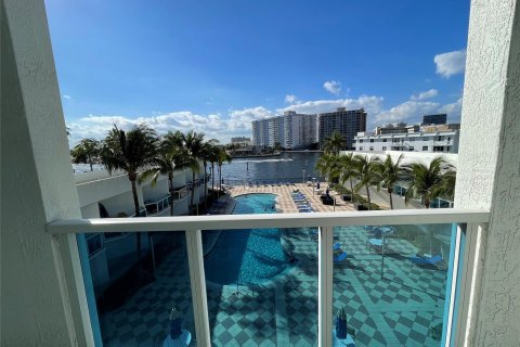 Condo in Hallandale Beach, Florida, 1 bedroom  № 992057 - photo 5