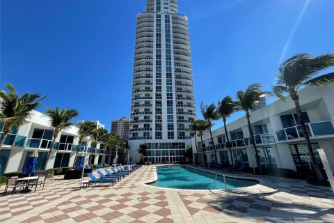 Copropriété à vendre à Hallandale Beach, Floride: 1 chambre, 77.67 m2 № 992057 - photo 18