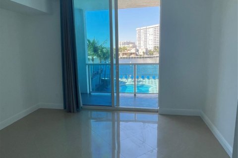 Condominio en venta en Hallandale Beach, Florida, 1 dormitorio, 77.67 m2 № 992057 - foto 8