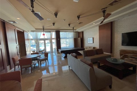 Condominio en venta en Hallandale Beach, Florida, 1 dormitorio, 77.67 m2 № 992057 - foto 13