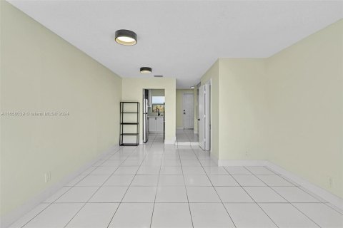 Adosado en venta en Lighthouse Point, Florida, 1 dormitorio, 78.04 m2 № 1360728 - foto 18