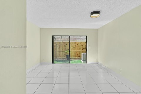 Adosado en venta en Lighthouse Point, Florida, 1 dormitorio, 78.04 m2 № 1360728 - foto 15