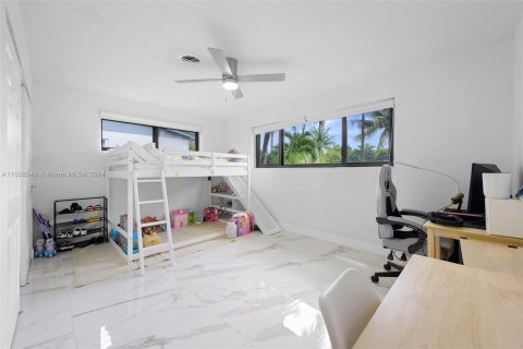 House in North Miami Beach, Florida 4 bedrooms, 190.64 sq.m. № 1360780 - photo 14