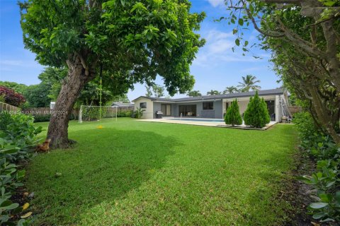 House in North Miami Beach, Florida 4 bedrooms, 190.64 sq.m. № 1360780 - photo 6