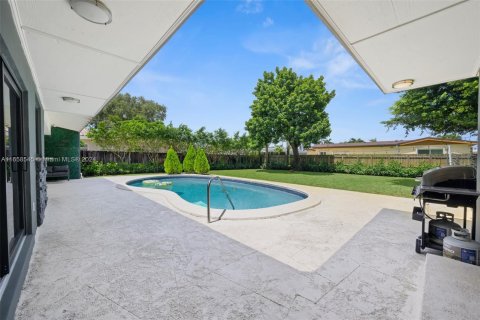 Villa ou maison à louer à North Miami Beach, Floride: 4 chambres, 190.64 m2 № 1360780 - photo 5