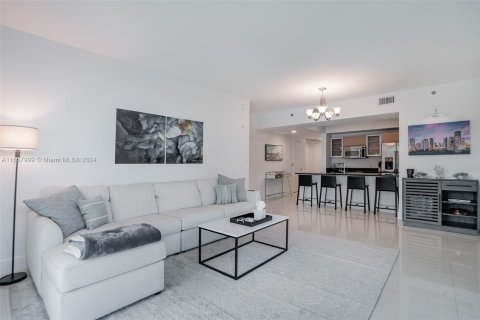 Copropriété à vendre à Miami, Floride: 2 chambres, 119.75 m2 № 1360727 - photo 2