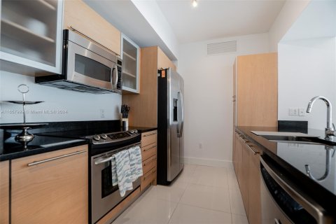 Copropriété à vendre à Miami, Floride: 2 chambres, 119.75 m2 № 1360727 - photo 5