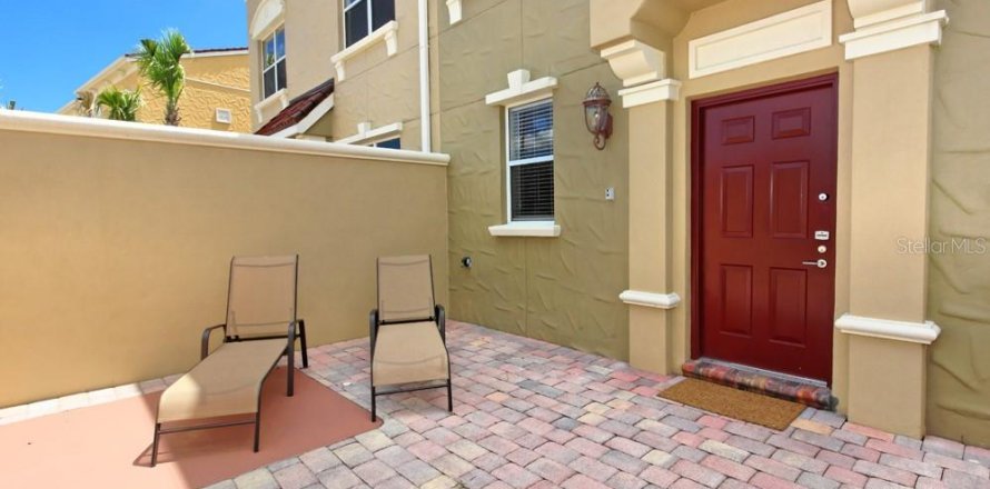 Townhouse in Davenport, Florida 4 bedrooms, 182.83 sq.m. № 1300392