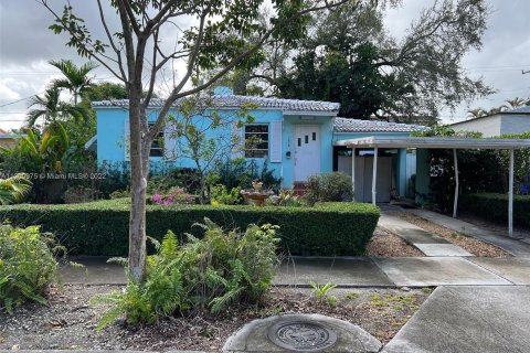 Casa en venta en Miami, Florida, 2 dormitorios, 119.19 m2 № 162452 - foto 1