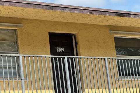 Купить кондоминиум в Лейк-Уорт, Флорида 2 спальни, 84.36м2, № 1103275 - фото 5