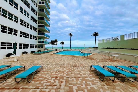 Condo in Fort Lauderdale, Florida, 2 bedrooms  № 978154 - photo 14