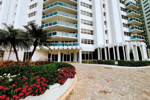 Condo in Fort Lauderdale, Florida, 2 bedrooms  № 978154 - photo 4