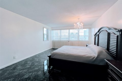 Condo in Fort Lauderdale, Florida, 2 bedrooms  № 978154 - photo 29