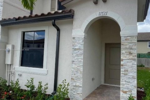 Townhouse in Homestead, Florida 3 bedrooms, 123.37 sq.m. № 1282740 - photo 1