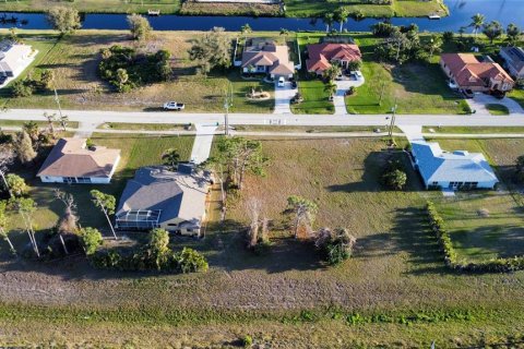 Terreno en venta en Rotonda, Florida № 992829 - foto 8