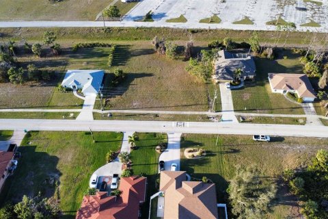 Terreno en venta en Rotonda, Florida № 992829 - foto 4