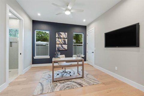 Casa en venta en Orlando, Florida, 4 dormitorios, 303.51 m2 № 1344262 - foto 23