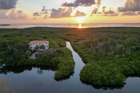 Villa ou maison à vendre à New Port Richey, Floride: 2 chambres, 148.92 m2 № 1344294 - photo 4