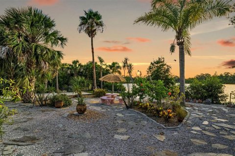 Casa en venta en New Port Richey, Florida, 2 dormitorios, 148.92 m2 № 1344294 - foto 1