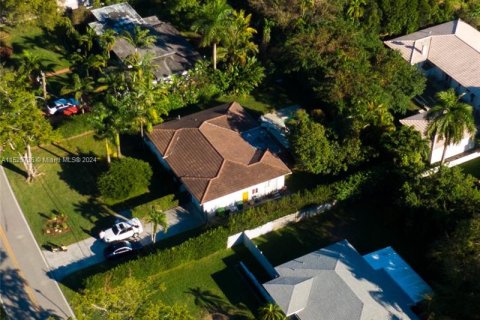 Casa en venta en El Portal, Florida, 3 dormitorios, 141.12 m2 № 1000040 - foto 2