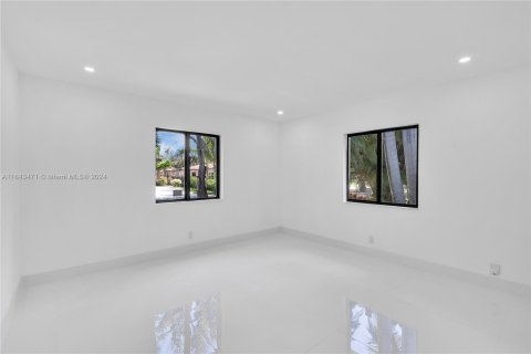 Villa ou maison à louer à Hollywood, Floride: 3 chambres, 155.7 m2 № 1347711 - photo 21