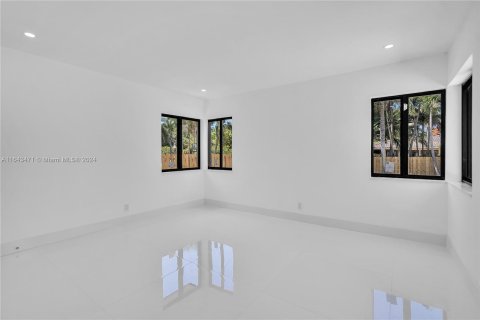 House in Hollywood, Florida 3 bedrooms, 155.7 sq.m. № 1347711 - photo 17