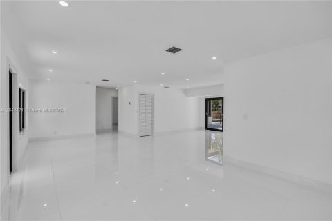 Casa en alquiler en Hollywood, Florida, 3 dormitorios, 155.7 m2 № 1347711 - foto 29