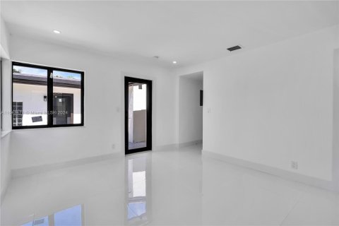 Casa en alquiler en Hollywood, Florida, 3 dormitorios, 155.7 m2 № 1347711 - foto 15