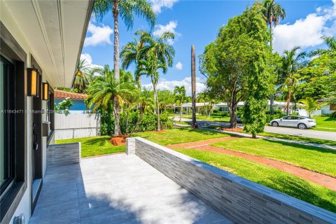 Casa en alquiler en Hollywood, Florida, 3 dormitorios, 155.7 m2 № 1347711 - foto 3