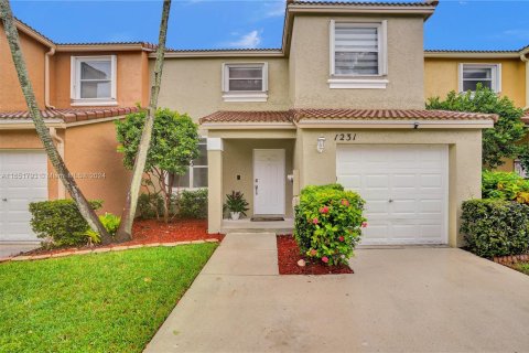 Adosado en venta en Pembroke Pines, Florida, 3 dormitorios, 140.75 m2 № 1347691 - foto 1