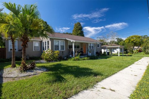 House in Tampa, Florida 3 bedrooms, 155.15 sq.m. № 1390259 - photo 7