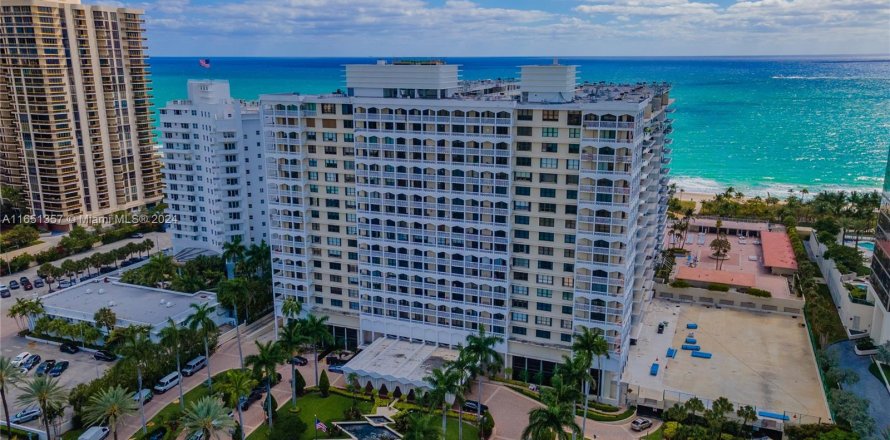 Condominio en Bal Harbour, Florida, 2 dormitorios  № 1333494