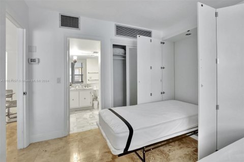 Condominio en venta en Bal Harbour, Florida, 2 dormitorios, 128.95 m2 № 1333494 - foto 27