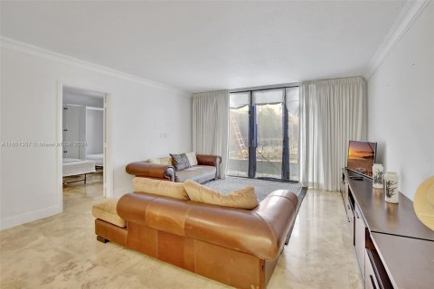 Condominio en venta en Bal Harbour, Florida, 2 dormitorios, 128.95 m2 № 1333494 - foto 7