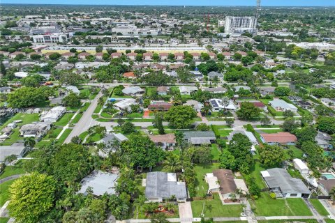 Villa ou maison à vendre à Cutler Bay, Floride: 3 chambres, 128.58 m2 № 1378677 - photo 30