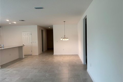 Casa en venta en Eustis, Florida, 4 dormitorios, 195.56 m2 № 955607 - foto 9