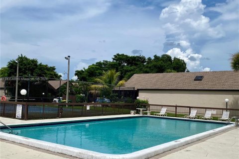 Condominio en venta en Plantation, Florida, 2 dormitorios, 121.7 m2 № 1325391 - foto 16