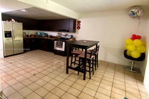 Condo in Plantation, Florida, 2 bedrooms  № 1325391 - photo 4